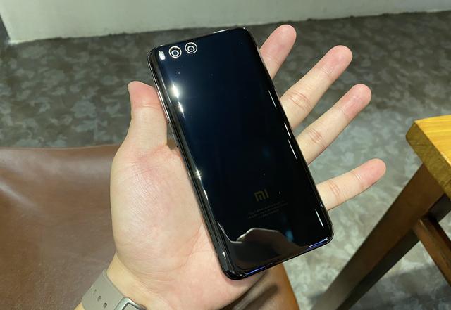 小米科技|手机最大的“钉子户”,这4款手机用4、5年还不想换,太耐用了!