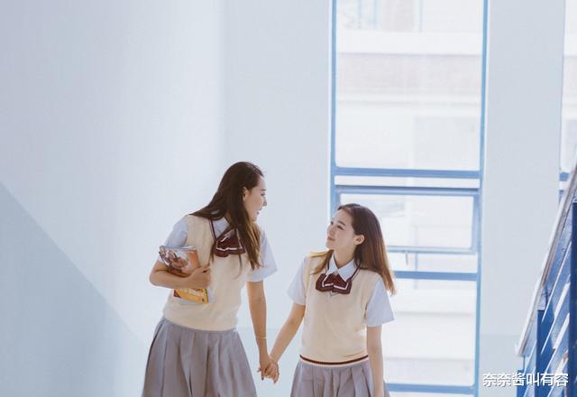 奈奈酱叫有容 “婚车档次低我不坐”遭退婚后一小时新娘打车来了，新郎：不娶了