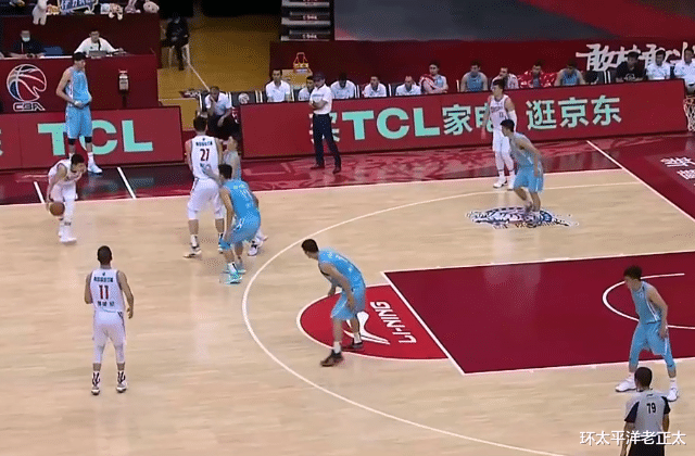 新疆男篮■CBA冠军恐提前大结局！广东男篮头号劲敌差点崩盘，7分钟1分没得，末节惊险大逆转