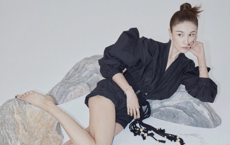 『身怀绝技』千万不能惹的4位女明星，个个都是身怀绝技，个个都是“绝色美人”