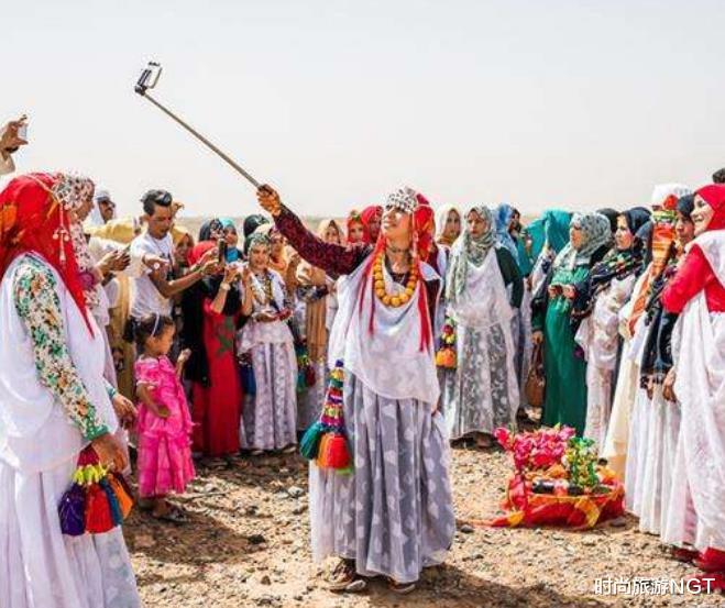 摩洛哥的“新娘集市”，看對眼就能談戀愛，出嫁要騎驢去丈夫傢-圖3