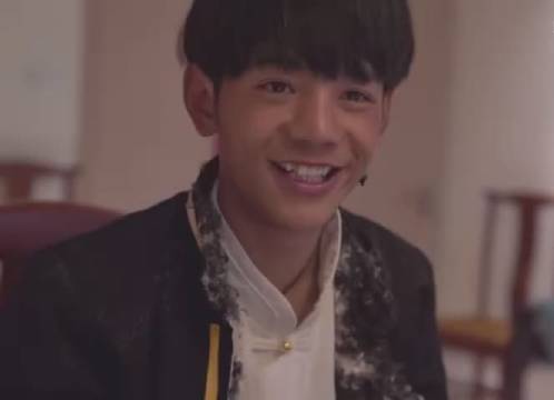 抽屉电影 丁真抽烟，网友吃惊，理塘却这样回应