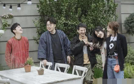 [向往的生活]快乐家族录制《向往的生活》唯有一人缺席，何老师四季愿望又破灭