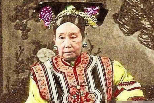 慈禧太后|慈禧卧室里有一间密室,死后被人发现,网友感叹:大清不灭亡才怪