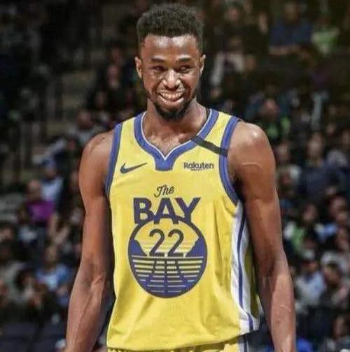 [科怀·伦纳德]意外不？小4岁，少打3年，枸杞哥不流汗就碾压了伦纳德9年职业生涯