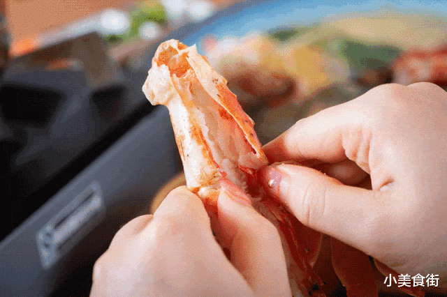 帝王蟹▲网红直播吃3000元1只“帝王蟹”，打开蟹壳后，网友：别吃了，快停嘴！