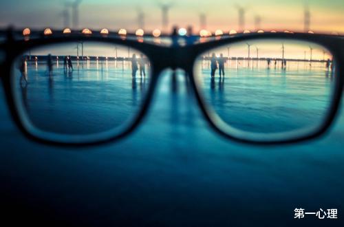 爱因斯坦|爱因斯坦:许多人一生的努力与追求,根本毫无价值