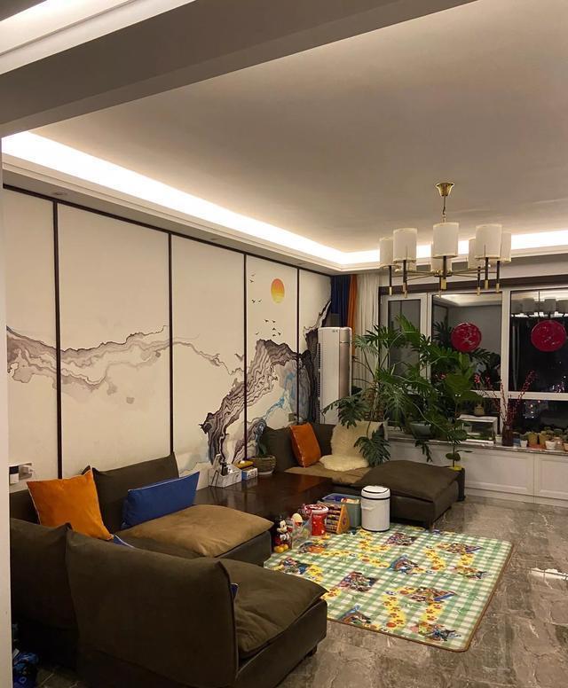 ▲新房装修了大半年，花了20万的效果特别满意，屏风栅栏设计真好看