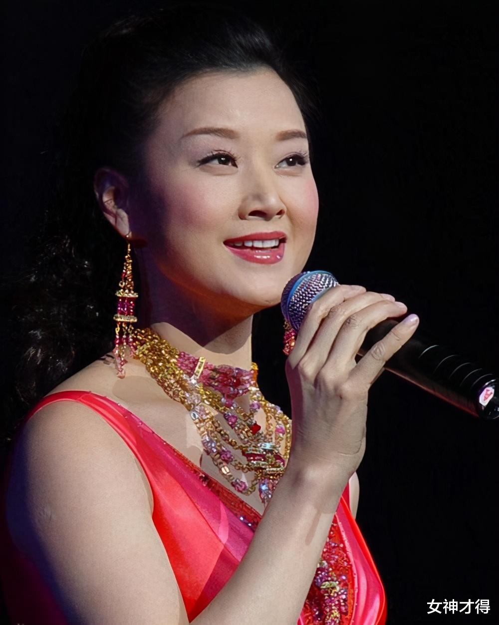 春晚|“春晚常客”宋祖英,与丈夫婚后13年才有儿子,54岁现如何?