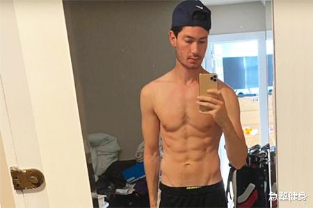 肌肉男|肌肉男跳绳减肥，每天跳绳1000下，2周后看体重、体脂率、BMI变化