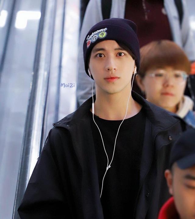 许魏洲▲4年逼退两位顶流,2020又来一次,娱乐圈洗牌往事件