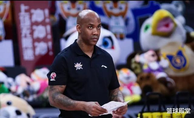 北控男篮：杜马恩怨有多大？杜锋开动员会，并设立奖金，全场发狠想打趴北控