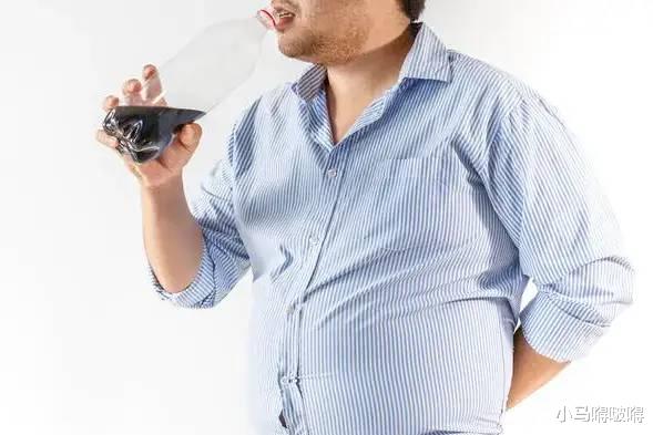 痛风■41岁男子，尿酸高达860，并发肾衰竭，再次提醒：一种饮品不能当水喝