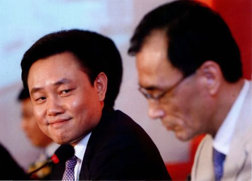 『国美电器』刀刀见血！国美傍上拼多多的离奇背后