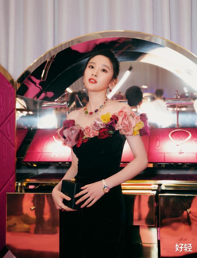 阚清子|唐艺昕，为了减肥，一天最多吃2顿饭，狂吃1种食物抑制食欲！