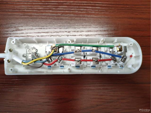 排插|还在惊叹老排插“耐用”?看完拆解别心态爆炸