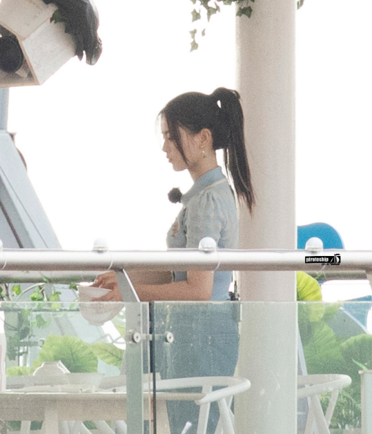 火箭少女|火箭少女解散后,杨超越录中餐厅,孟美岐录跑男,她有点意外