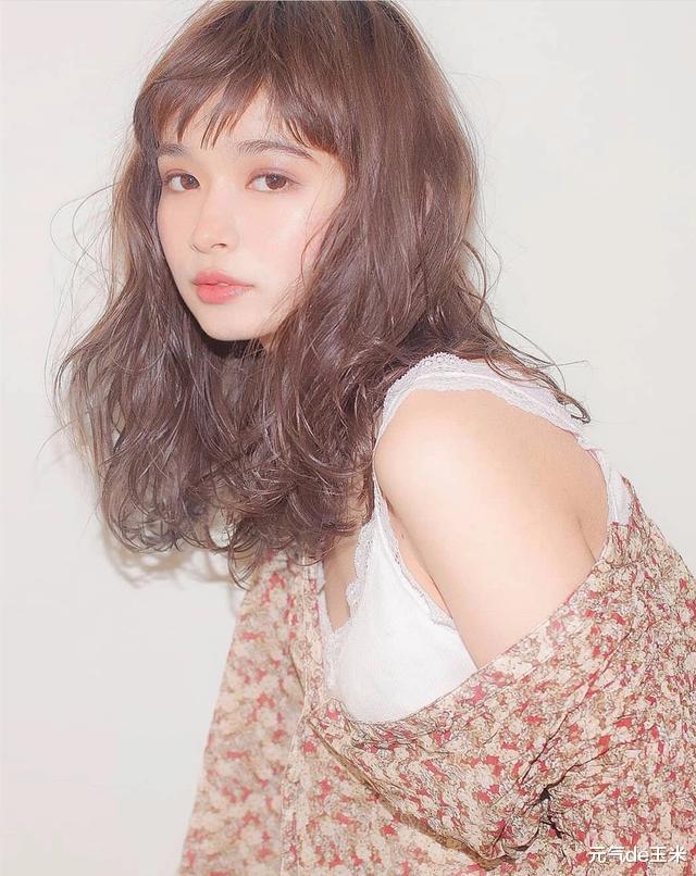 发型|女人不论是美是丑，这4款土味发型最好别留！否则显老还没气质