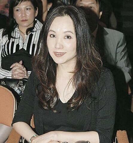 「郭晶晶」香港豪门好像很喜欢ABB形式的名字：单单是霍家儿媳就有三个