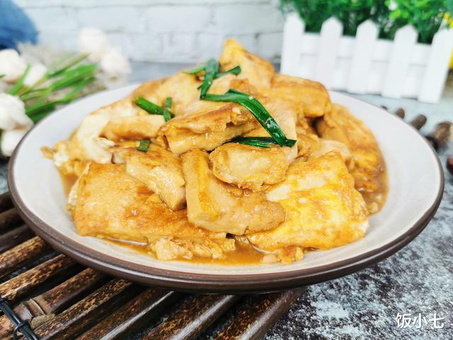 [豆腐]立夏后，少吃大鱼大肉多吃它，2块钱吃一顿，比肉香，富含蛋白质