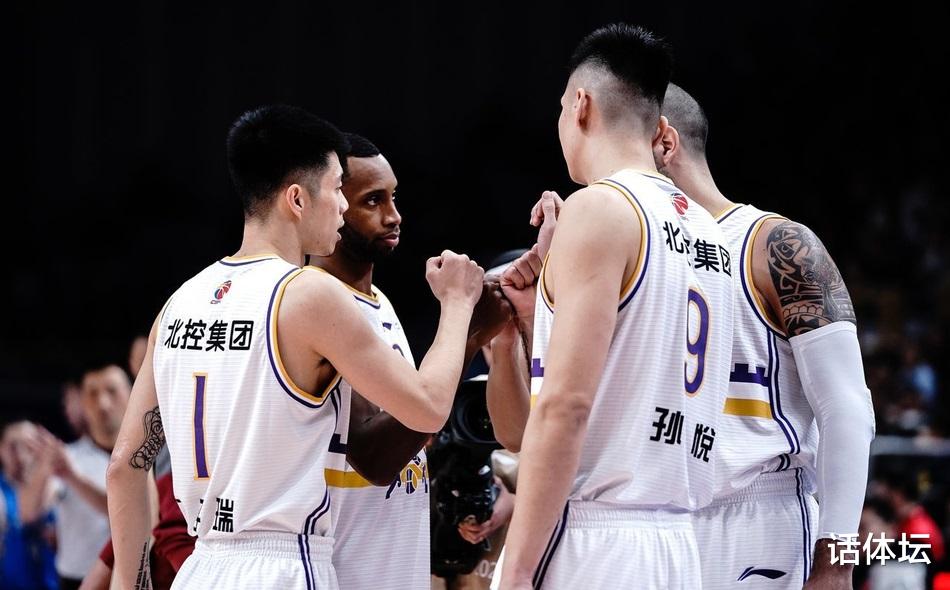 「青岛男篮」CBA全华班到来!这三支球队彻底慌了,球迷心疼:天不遂人愿啊!