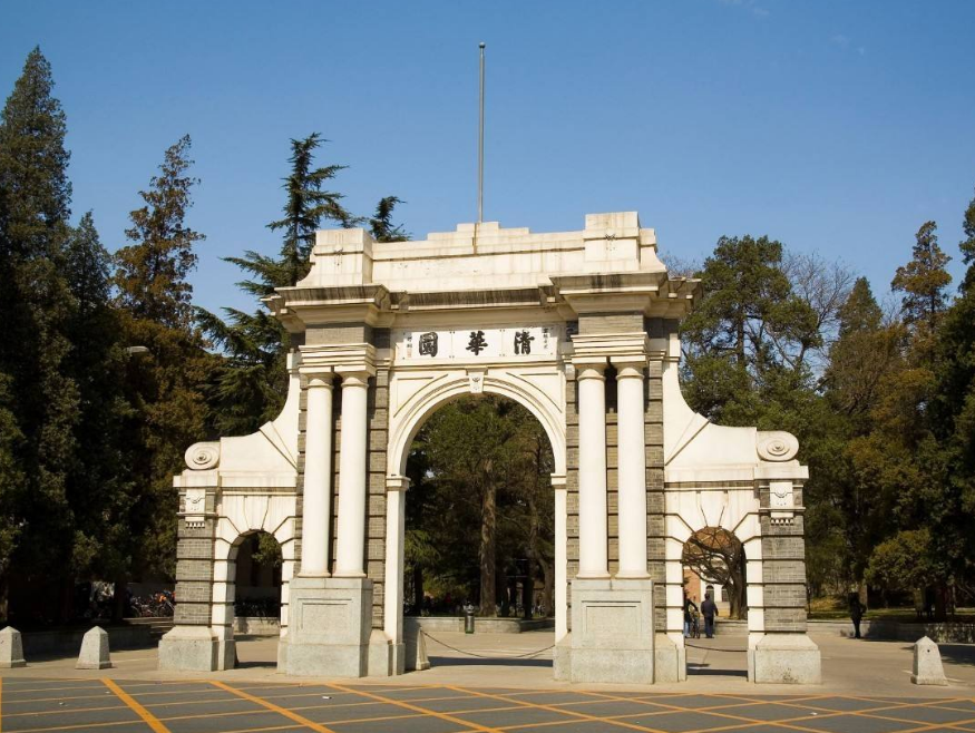 清华大学|孩子高考717分上清华,母亲帮她收拾房间,打开床头柜后泪流满面