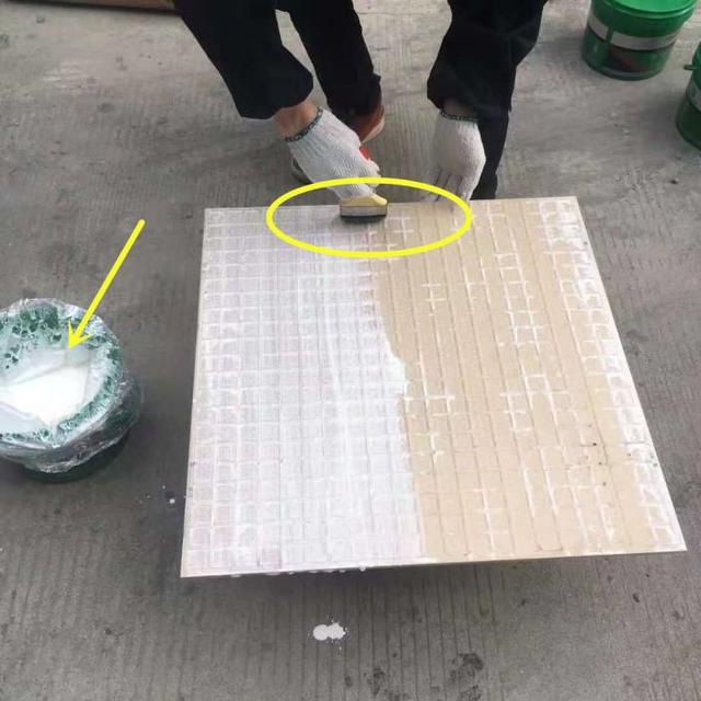 |老公嫌弃大理石太贵,厨房台面居然用旧瓷砖来铺,效果惊呆家人