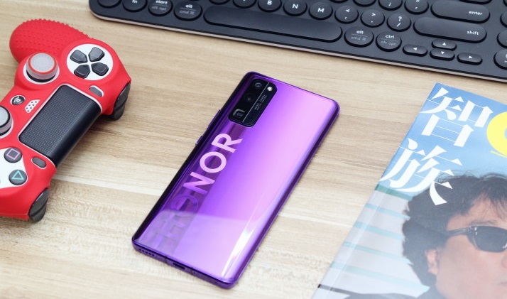 「华为荣耀」华为难承友商压力？新旗舰价格大跳水，网友：买早了……