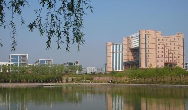 大学|这两所本科大学，地理位置好，录取分不高，适合低分段考生捡漏！