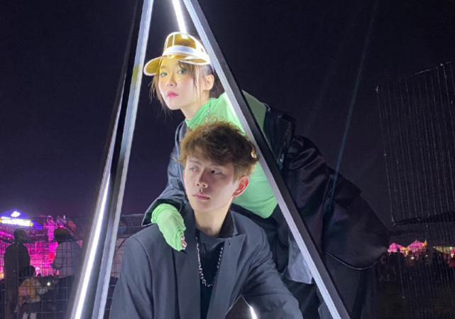 郑琴心|心动的信号：郑琴心懒理网友质疑，与男友现身音乐节，疑是钟钟搭桥