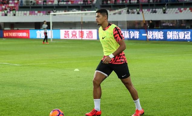 「国足」国足接连遭遇暴击，李铁要头疼了，2位王牌球员恐无缘世预赛