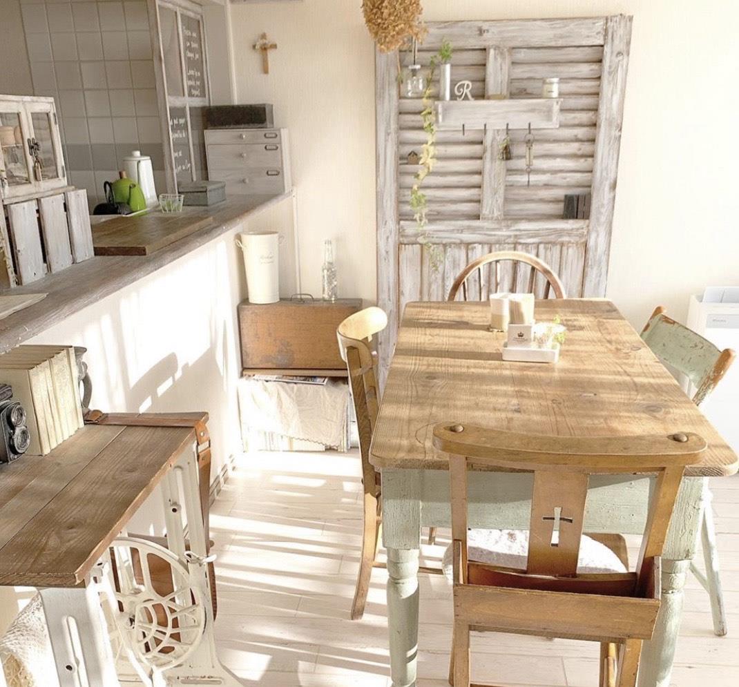 「」日本单身女主的家，用二手旧家具布置出高质感生活，看着超舒服！