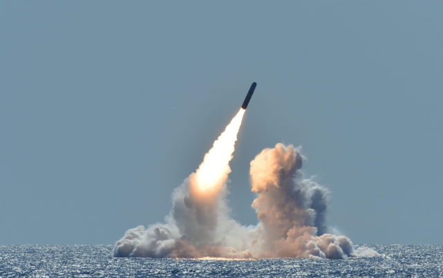 核弹|3000枚备用核弹将启封，12万导弹兵时刻准备迎战，美国：保持冷静