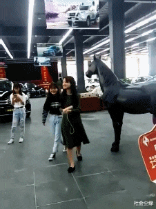 社会尘缘 妹子，这是你自己主动的，不能怪人家，哈哈，快去洗洗吧