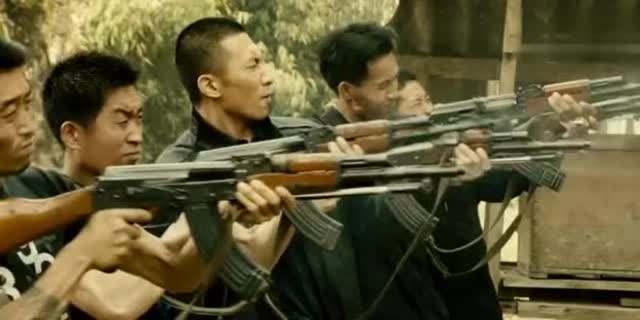 电影|周润发的拿枪,李连杰的拿枪,和孙红雷拿枪,网友:都没有他拿枪霸气威武