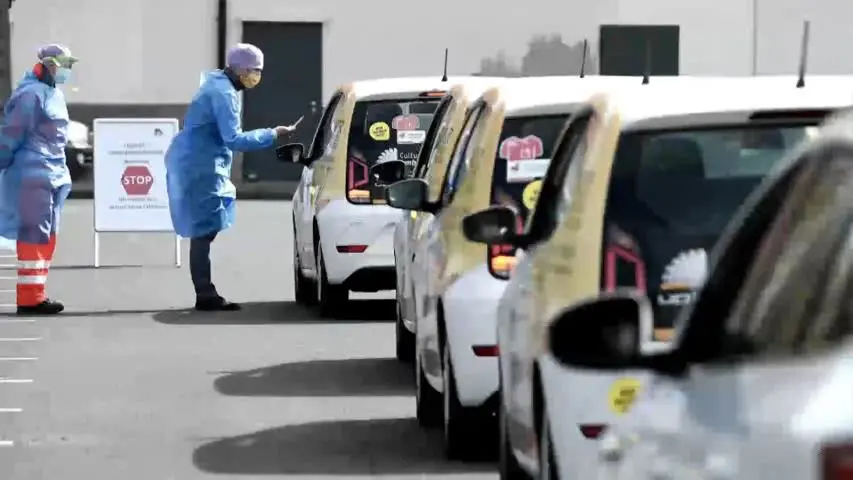 【比尔·盖茨】微软创始人比尔·盖茨：两年内不会恢复正常，中国是最可靠供应商