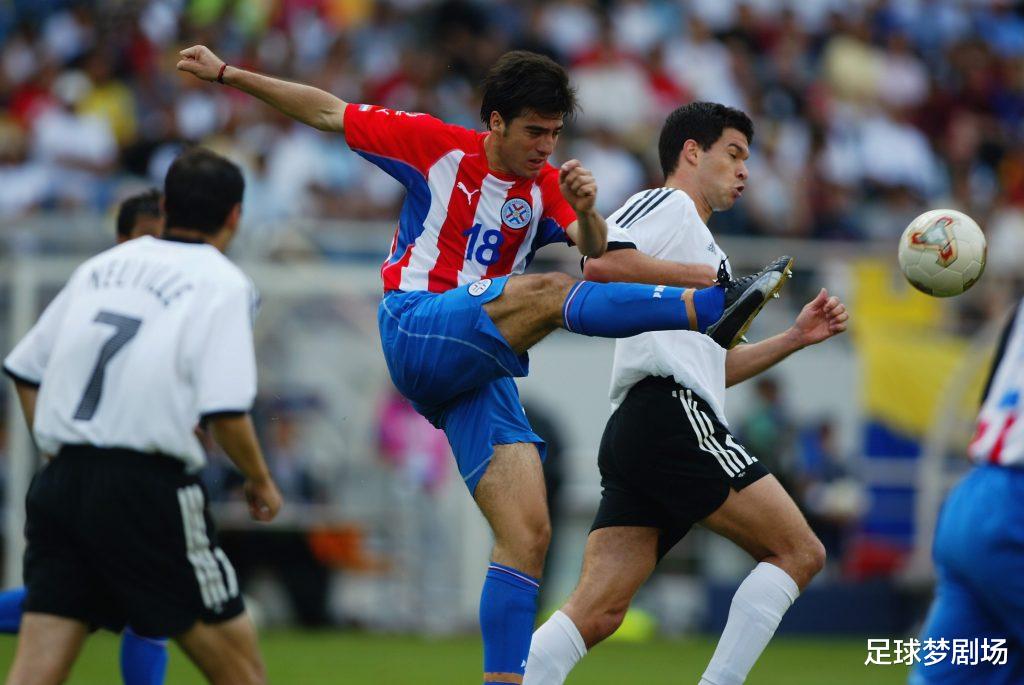 世界杯：那些参加过02年世界杯，现在却依然还没有退役的八位球员