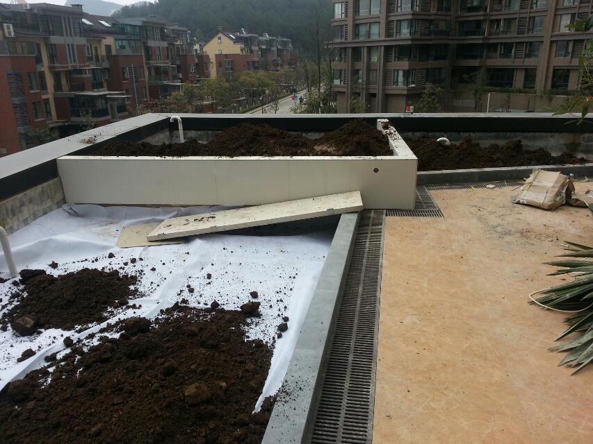 『』180㎡露台造园，买了带露台的房子，老公亲自设计，出门就是花园