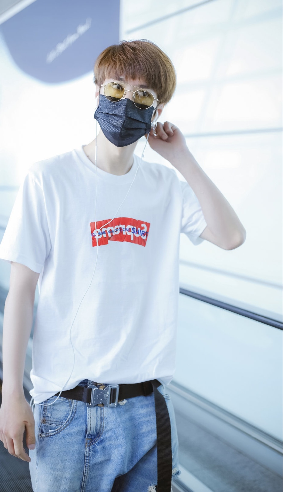 「肖战」肖战遭“抵制”后，王一博上线发文。博君一肖该醒醒了，终究还是要各自美丽