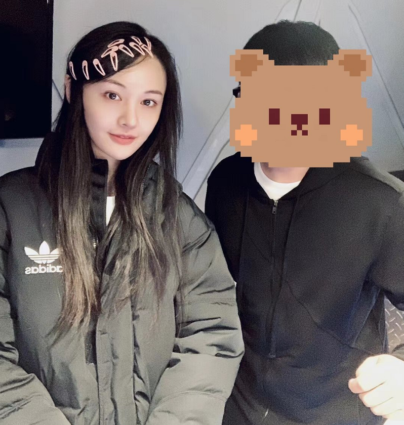 穿衣搭配|郑爽现在真挺精致的，连头发丝上都带着金贵，感觉挺有千金感