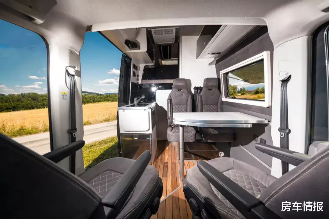 房车|2020款德国MAN房车见过吗？不是百万级越野卡车，普通家庭也能玩