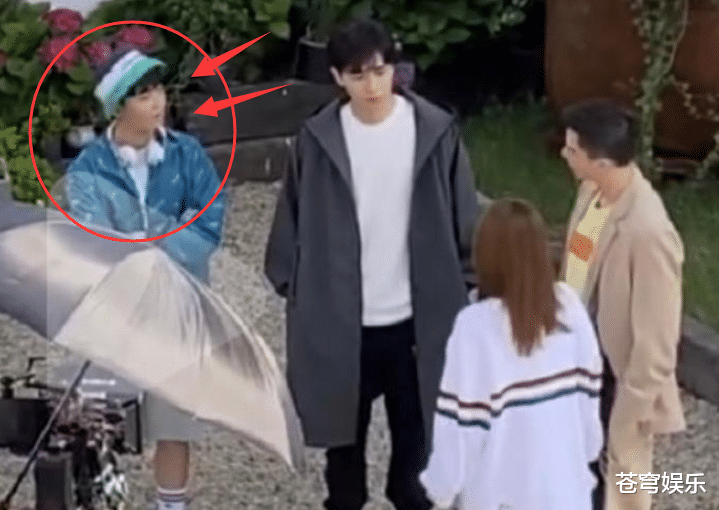 李一桐■《亲爱的挚爱的》路透，胡一天李一桐cp感强，见到kk战队成员欣喜