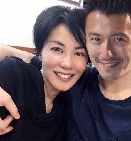 谢霆锋|谢霆锋当年抛弃张柏芝不只因照片事件？妈妈狄波拉的话可能是真因