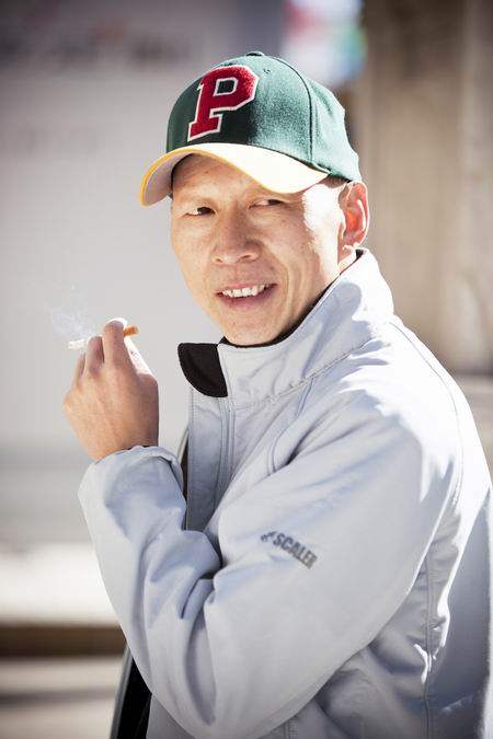 李明:他是黄晓明赵薇的同学, 因长相丑吓坏观众, 却是人丑心美抱得美人归