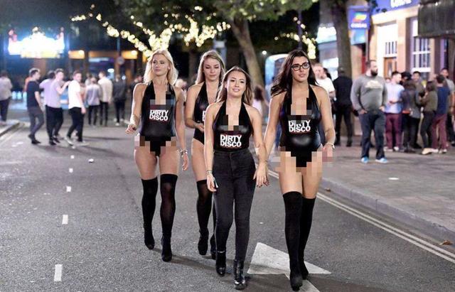 |20岁英女大学生从事特殊兼职，下半身不能穿衣服，重拾找到自信