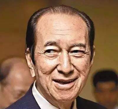 #何鸿燊#98岁何鸿燊逝世：花20亿种生基买七星灯打养脑针，为了长寿太拼了！