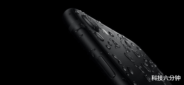 「iPhone SE」A13仿生降价500元！148g机身+最强单摄，两配置被网友嫌弃不已