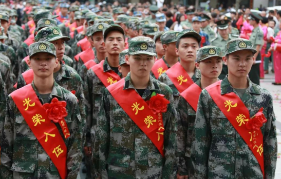 「新兵」新兵入伍之前,注销自己的户口是什么操作?国家想的十分周密