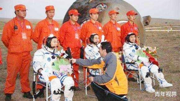 宇航员▲宇航员返回地球后，为什么一定要坐椅子上？不然就性命不保