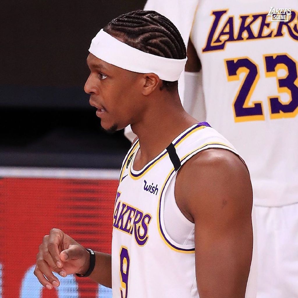 勒布朗·詹姆斯|剩1.8秒，小里弗斯晃过詹姆斯准备上篮，1秒后 湖人球迷：天哪！